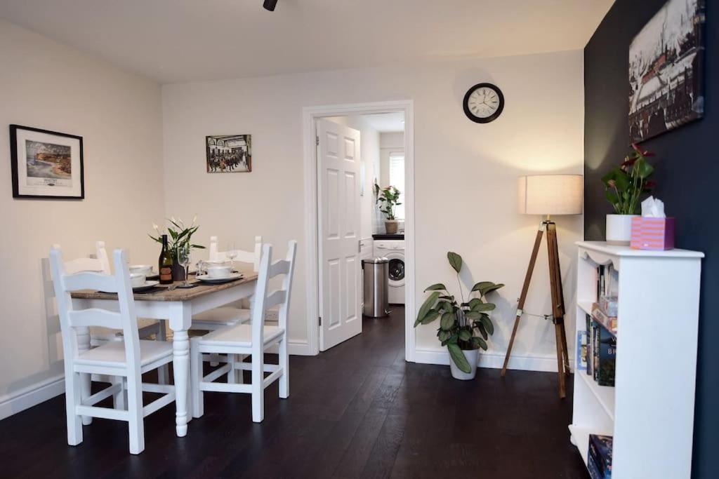 Loveyork Priory Apartment - Central With Parking Exteriér fotografie