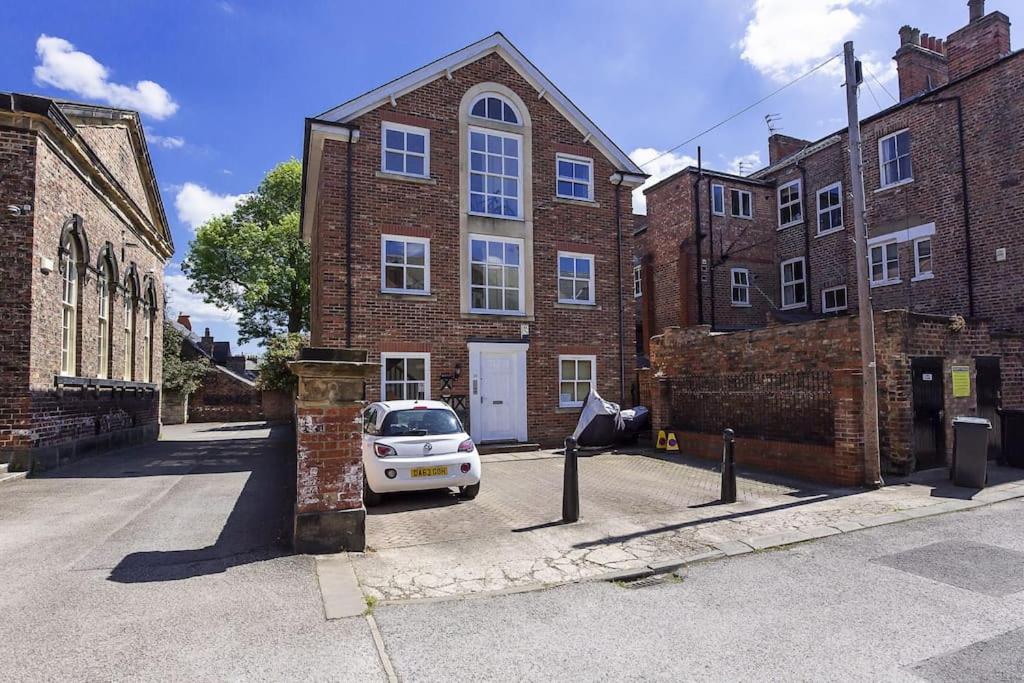 Loveyork Priory Apartment - Central With Parking Exteriér fotografie